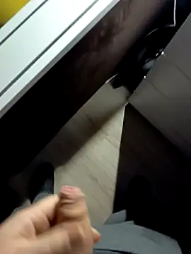 Snapshot of Mumuska chatting on 12.02.25 Mumuska online show from 12.02.25