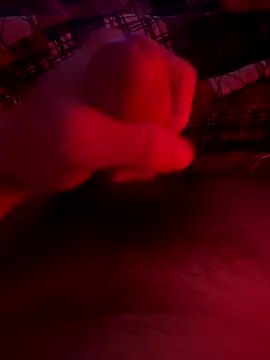 Snapshot of i_love_2cum chatting on 10.25.25 i love 2cum online show from 10.25.25