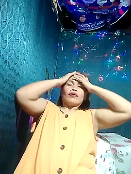 Snapshot of FlowerSexy chatting on 11.14.25 FlowerSexy online show from 11.14.25