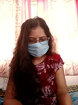 Snapshot of thanusi_2 chatting on 05.16.26 thanusi 2 online show from 05.16.26