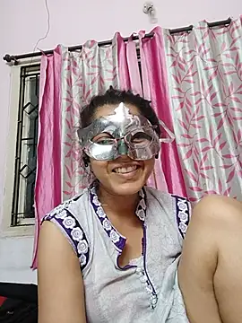 Snapshot of thanusi_2 chatting on 06.19.26 thanusi 2 online show from 06.19.26