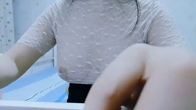 Winnie-01 online show from 06.16.26