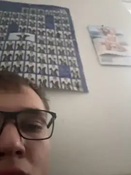 Snapshot of Levin_geil chatting on 10.26.25 Levin geil online show from 10.26.25