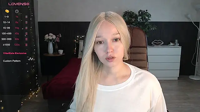 Snapshot of Sexy_Alexia69 chatting on 09.19.25 Sexy Alexia69 online show from 09.19.25