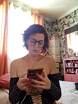 Snapshot of Mila_Luciphya chatting on 04.01.26 Mila Luciphya online show from 04.01.26