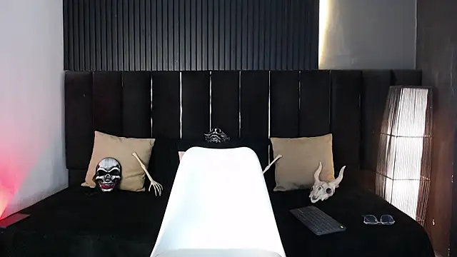 Snapshot of Dominic_ghost chatting on 10.10.25 Dominic ghost online show from 10.10.25