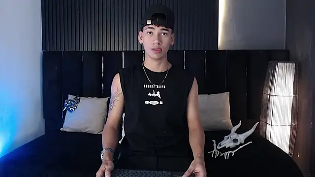 Snapshot of Dominic_ghost chatting on 10.30.25 Dominic ghost online show from 10.30.25