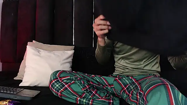 Snapshot of Dominic_ghost chatting on 11.08.25 Dominic ghost online show from 11.08.25