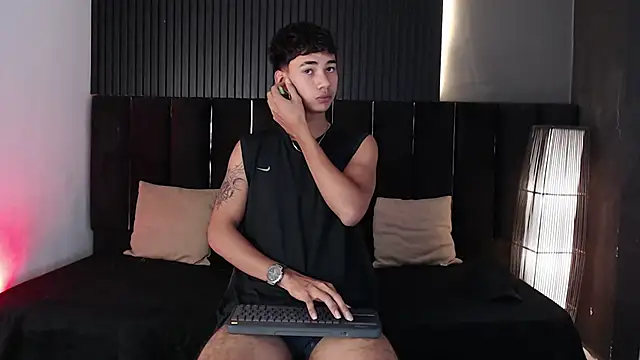 Snapshot of Dominic_ghost chatting on 11.28.25 Dominic ghost online show from 11.28.25