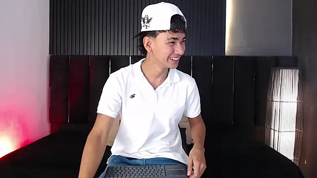 Snapshot of Dominic_ghost chatting on 12.22.25 Dominic ghost online show from 12.22.25