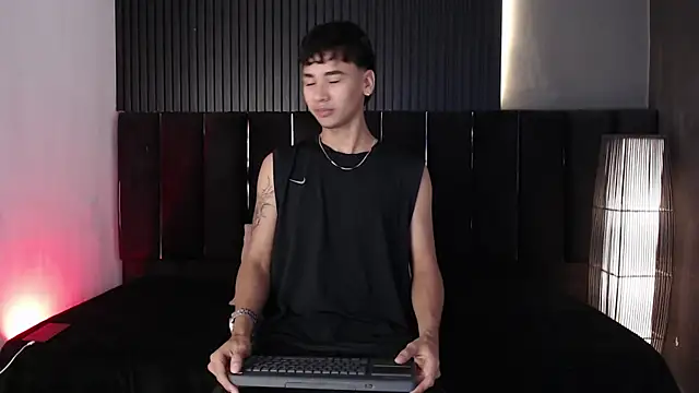 Snapshot of Dominic_ghost chatting on 12.23.25 Dominic ghost online show from 12.23.25