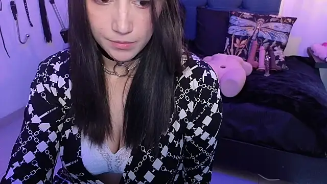 Snapshot of elowen_halley1 chatting on 09.25.25 elowen halley1 online show from 09.25.25