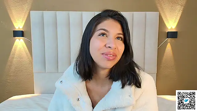 Snapshot of goddess_saori_ chatting on 11.18.25 goddess saori online show from 11.18.25