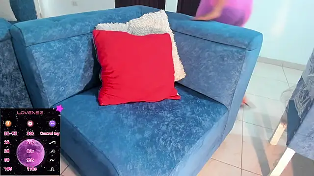 Snapshot of LiloTorontoo chatting on 12.20.25 LiloTorontoo online show from 12.20.25