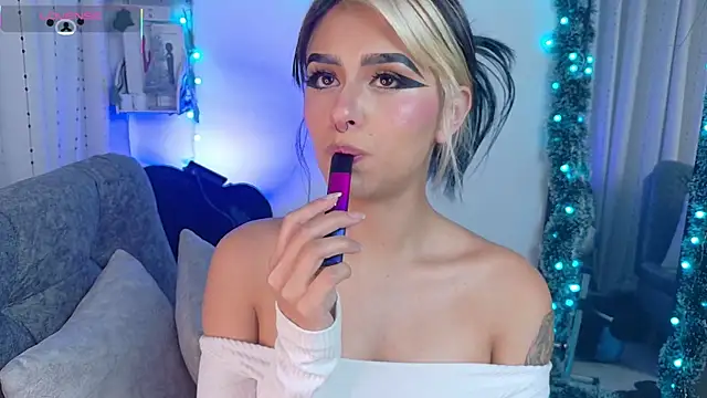 blue kitten online show from 12.18.25