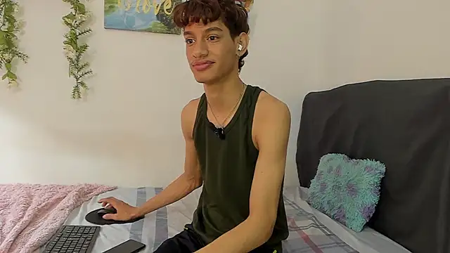 Snapshot of Peterfrost19 chatting on 10.16.25 Peterfrost19 online show from 10.16.25