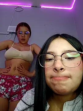 Snapshot of Anne_Mia chatting on 12.04.25 Anne Mia online show from 12.04.25