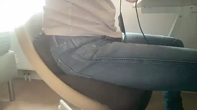 Snapshot of peterpapiNL chatting on 11.05.25 peterpapiNL online show from 11.05.25