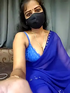 Snapshot of Misss-julli chatting on 09.19.25 Misss-julli online show from 09.19.25