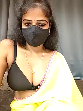 Snapshot of Misss-julli chatting on 09.21.25 Misss-julli online show from 09.21.25