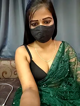 Snapshot of Misss-julli chatting on 10.19.25 Misss-julli online show from 10.19.25