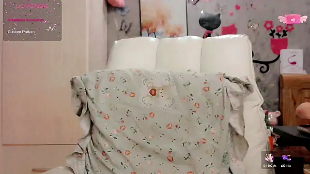 Snapshot of Suken_1x chatting on 10.01.25 Suken 1x online show from 10.01.25