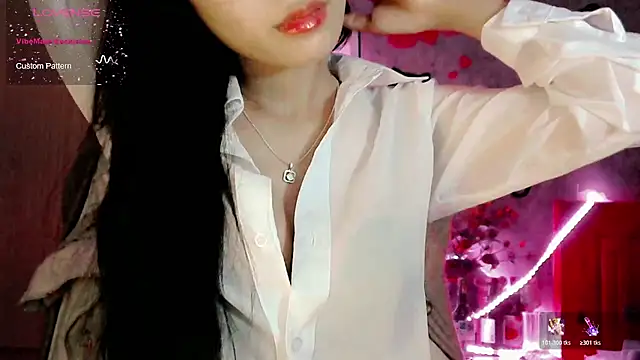 Snapshot of Suken_1x chatting on 12.03.25 Suken 1x online show from 12.03.25