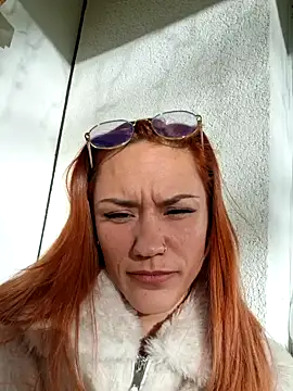 Snapshot of SlimBellaa chatting on 10.30.25 SlimBellaa online show from 10.30.25