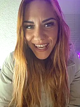 Snapshot of SlimBellaa chatting on 11.26.25 SlimBellaa online show from 11.26.25