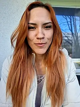 Snapshot of SlimBellaa chatting on 12.16.25 SlimBellaa online show from 12.16.25