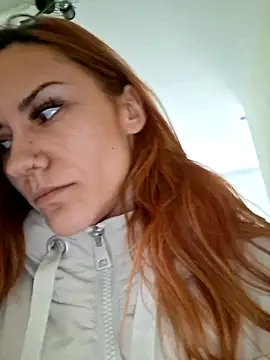 Snapshot of SlimBellaa chatting on 12.17.25 SlimBellaa online show from 12.17.25