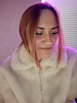 Snapshot of SlimBellaa chatting on 12.17.25 SlimBellaa online show from 12.17.25