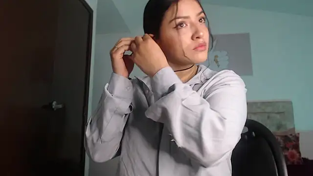 Snapshot of Noapino chatting on 02.23.26 Noapino online show from 02.23.26