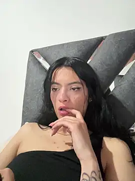 LiaCollings online show from 11.24.25