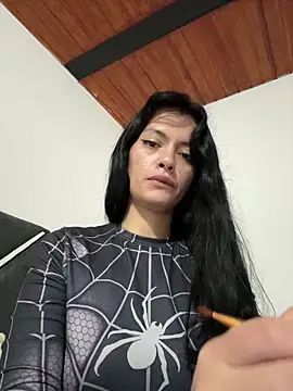 Snapshot of LiaCollings chatting on 05.18.26 LiaCollings online show from 05.18.26