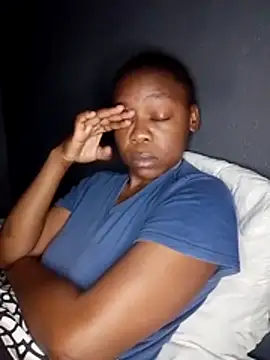 sexyhotchic93 online show from 10.28.25