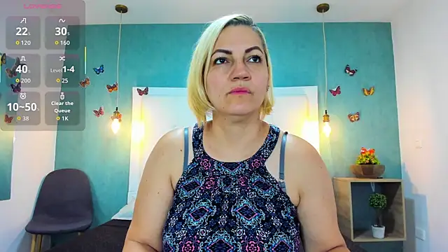 Snapshot of Heidy_milf chatting on 10.23.25 Heidy milf online show from 10.23.25