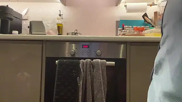 Snapshot of CelineLuxe chatting on 09.28.25 CelineLuxe online show from 09.28.25