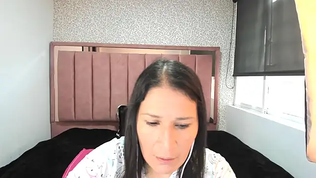 Snapshot of Barbara_fox__ chatting on 06.22.26 Barbara fox online show from 06.22.26