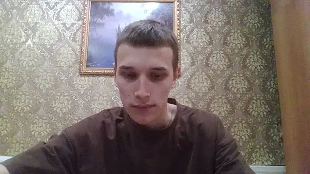 Snapshot of your___honeyy chatting on 09.28.25 your honeyy online show from 09.28.25