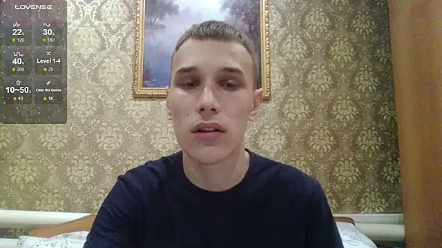 Snapshot of your___honeyy chatting on 10.30.25 your honeyy online show from 10.30.25