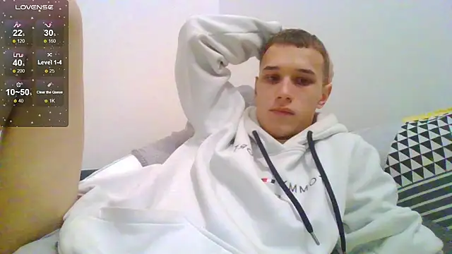 Snapshot of your___honeyy chatting on 11.13.25 your honeyy online show from 11.13.25