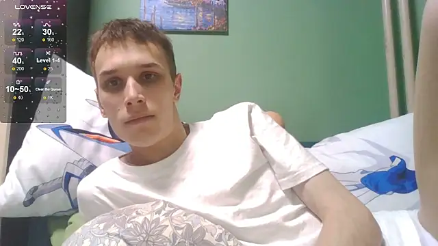 Snapshot of your___honeyy chatting on 12.21.25 your honeyy online show from 12.21.25