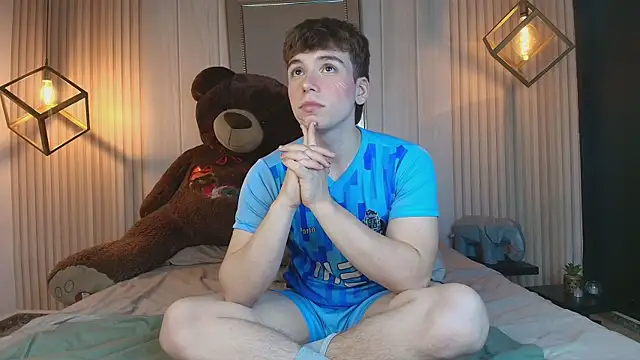 TaylerWhite online show from 10.02.25