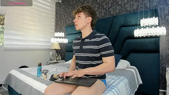 TaylerWhite online show from 06.23.26
