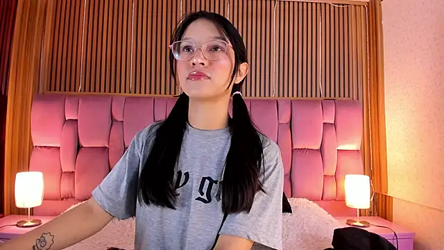 Snapshot of Sophie_Calloway chatting on 09.09.25 Sophie Calloway online show from 09.09.25