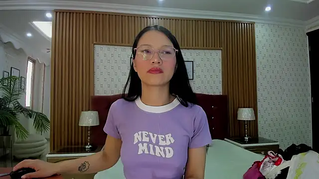 Snapshot of Sophie_Calloway chatting on 11.12.25 Sophie Calloway online show from 11.12.25