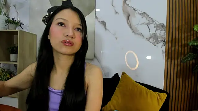 Snapshot of Sophie_Calloway chatting on 11.26.25 Sophie Calloway online show from 11.26.25