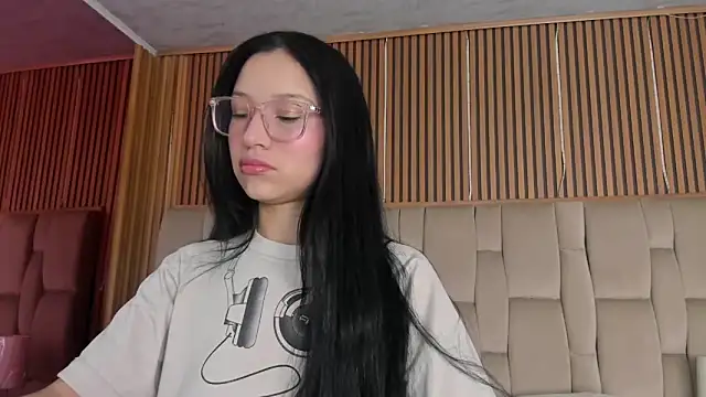Sophie Calloway online show from 04.23.26