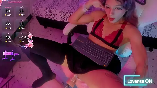 Snapshot of MilkWhore1 chatting on 01.05.26 MilkWhore1 online show from 01.05.26